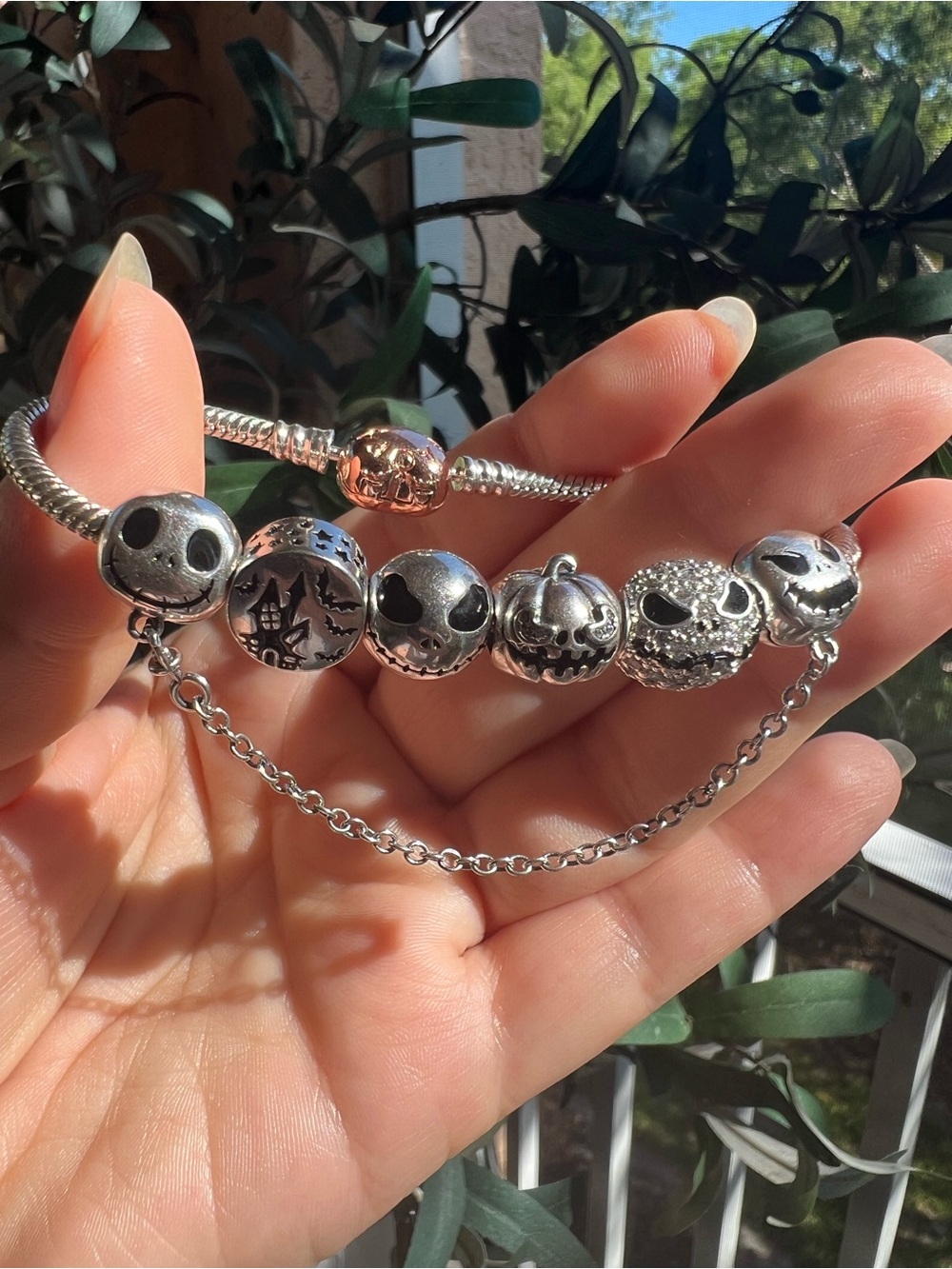 Spooky Skull Face Halloween Charm - Picture 8 of 10